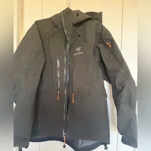Arc'teryx Men’s L Waterproof ski/outdoor Shell Jacket